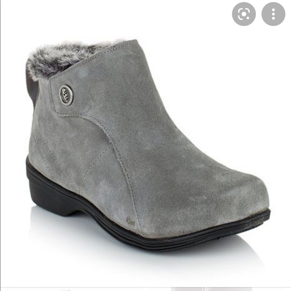 REVITALIGN Suede Ankle Boots Size 6